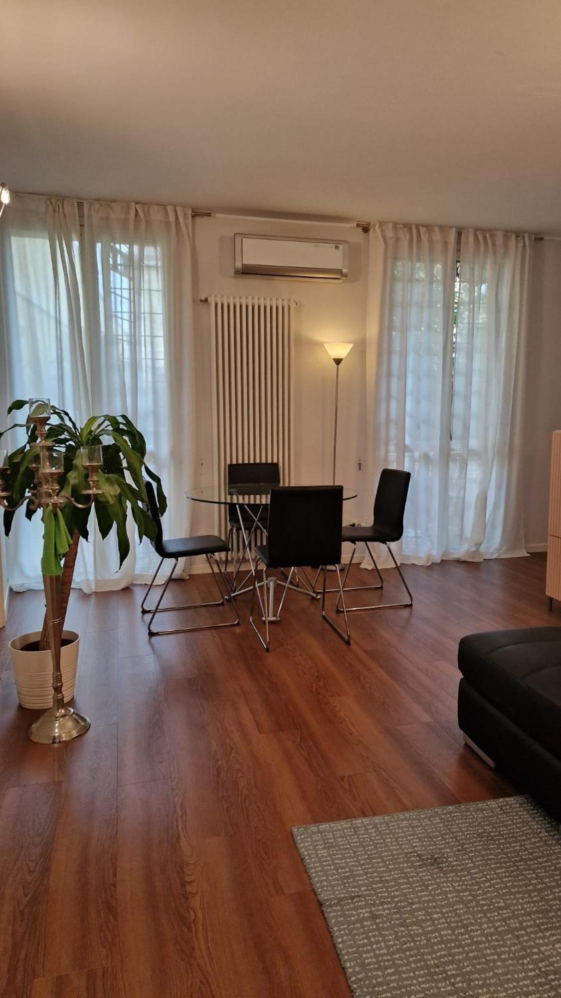 Appartamento La Corte In Centro Римини Экстерьер фото